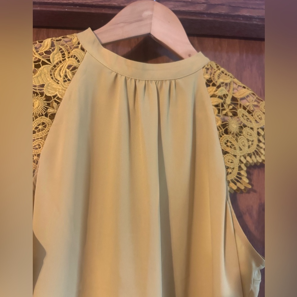 Express Yellow Sleeveless Blouse with Lace Accent - Picture 3 of 5